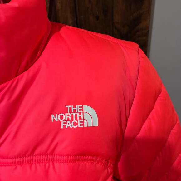 The North Face Nuptse Puffer Jacket, Pink Small — Iconic Winter Outerwear - Picture 3 of 5